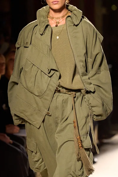 Look 63